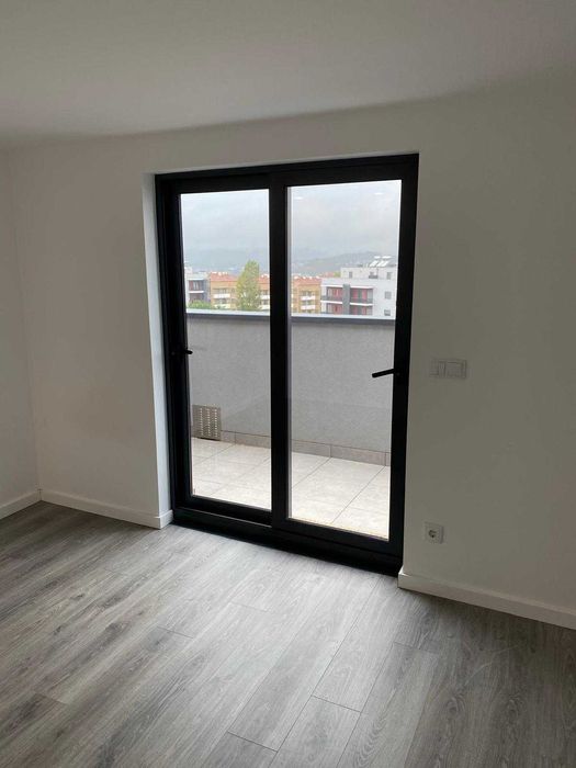 Arrenda-se T2 / Sotão