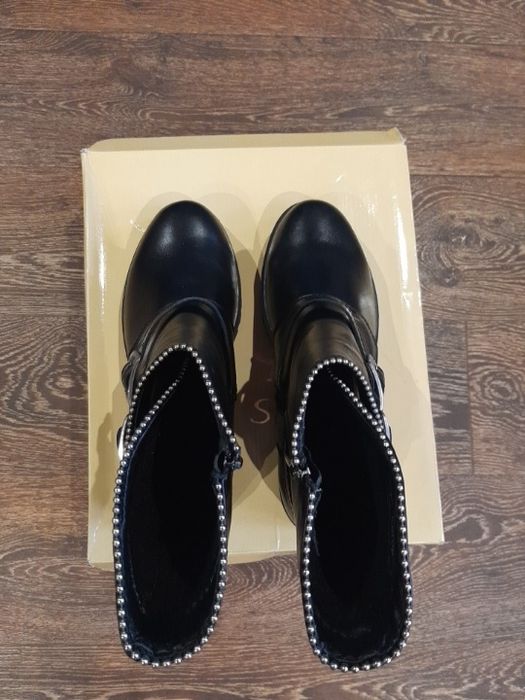 Ботиночки натуральная кожа.