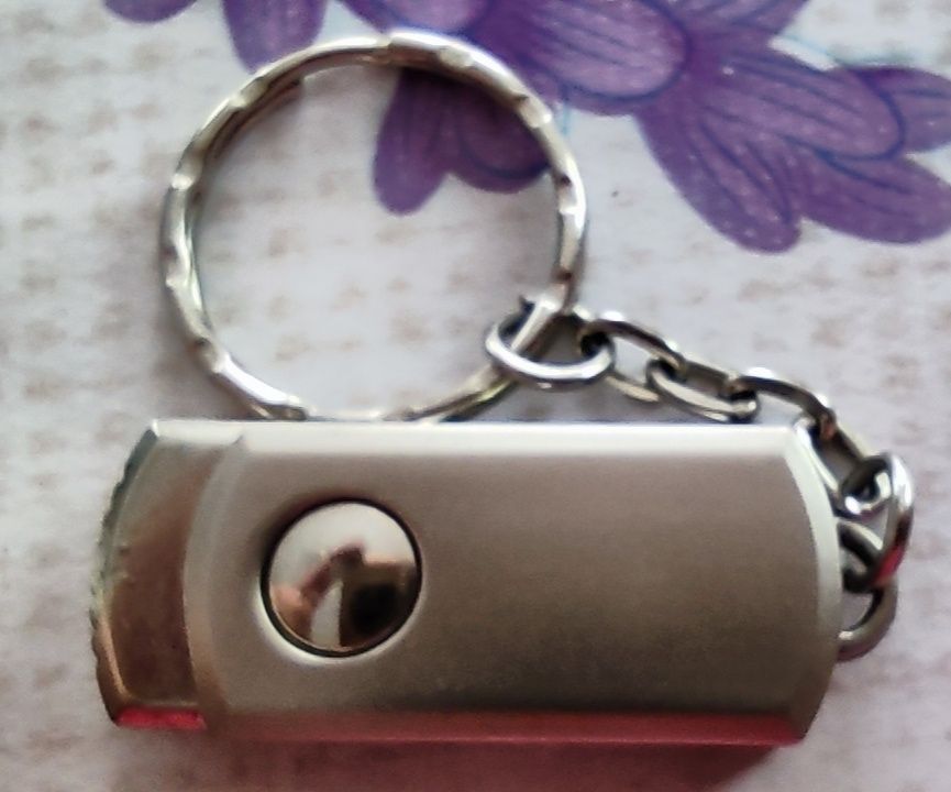 Китайська флешка 512 GB.