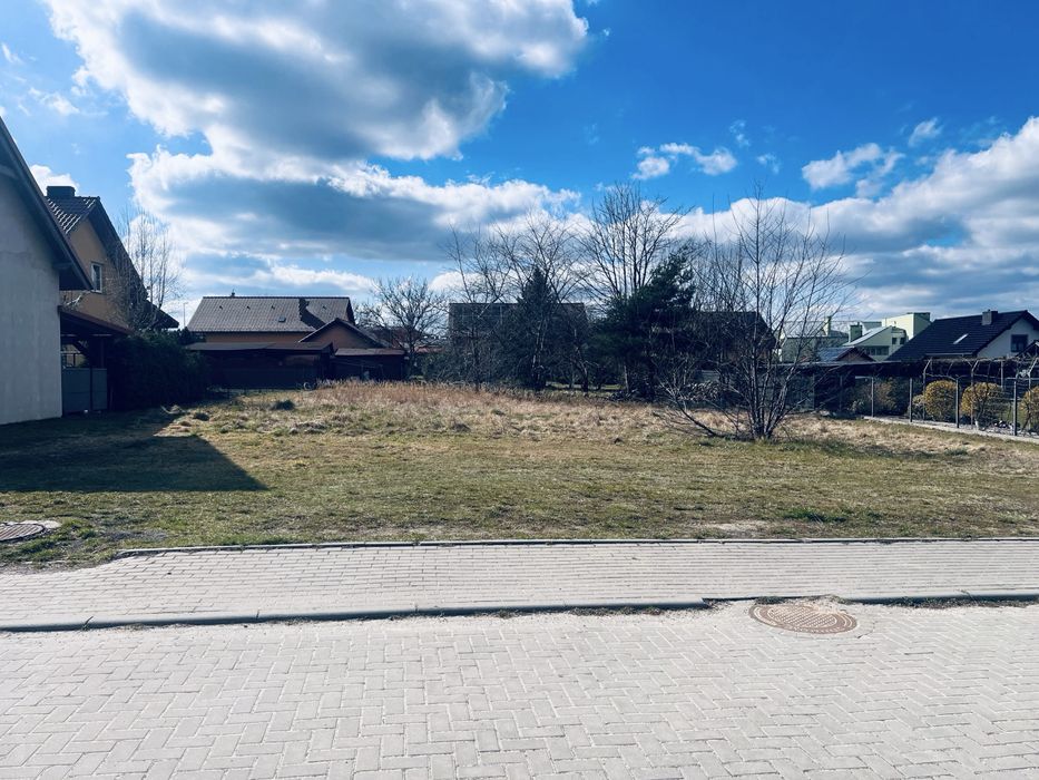 Sprzedam działkę budowlaną - 10.39 arów - Gromadka