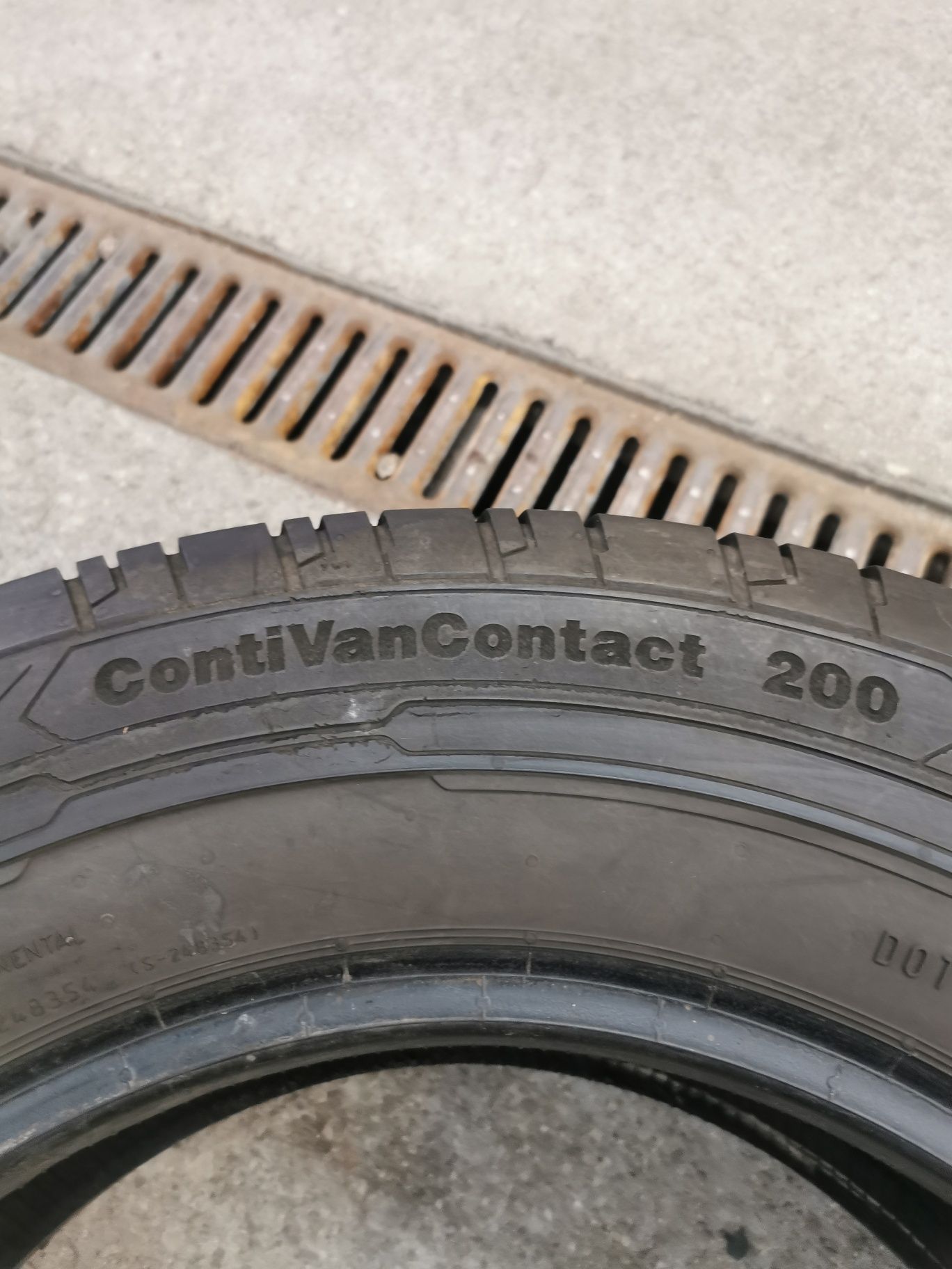 Para opon 225/65R16C Continental ContiVanContact 200