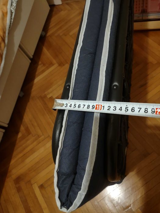 Łóżko polowe , solidne metalowe w idealnym stanie