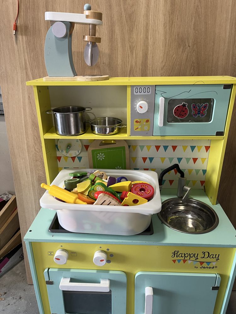 Drewniana kuchnia dla dzieci Janod “Happy Day” + akcesoria
