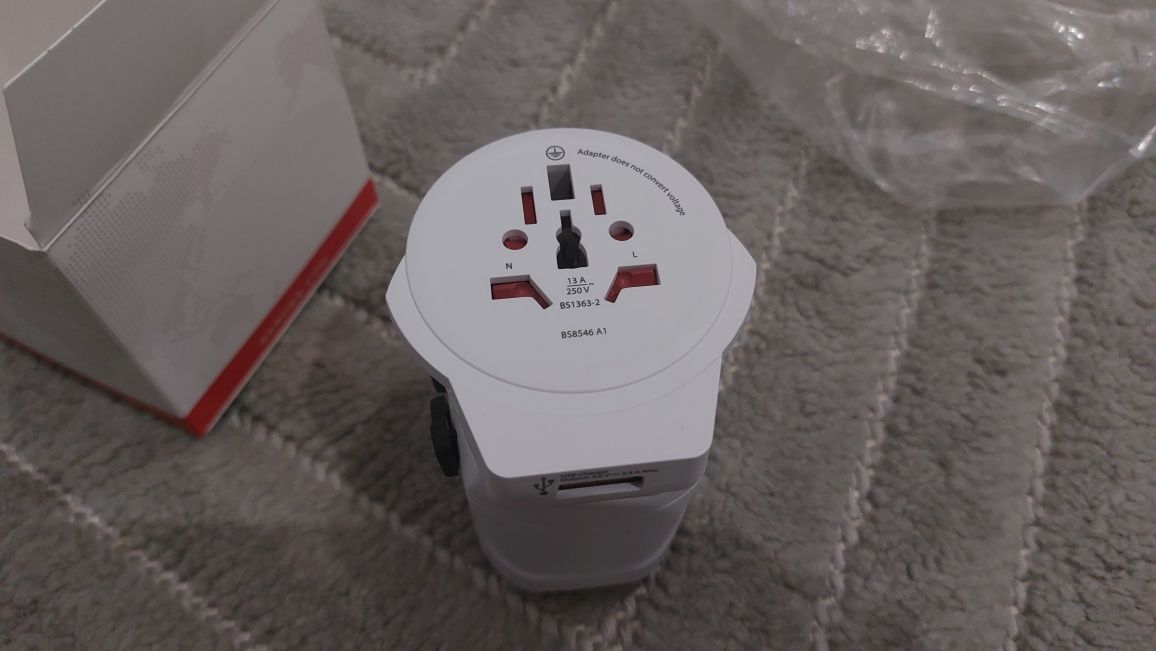 Zasilacz podróżny SKROSS PRO World & USB, maks. 6,3 A adapter 1.302539