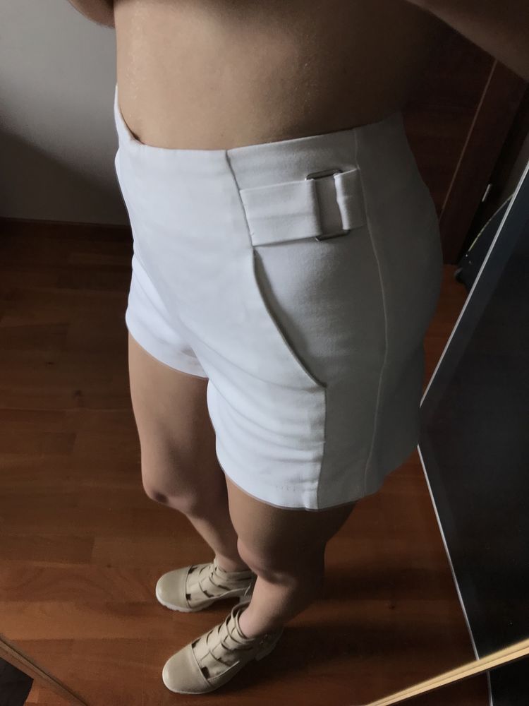 Szorty spodenki krótkie białe bershka