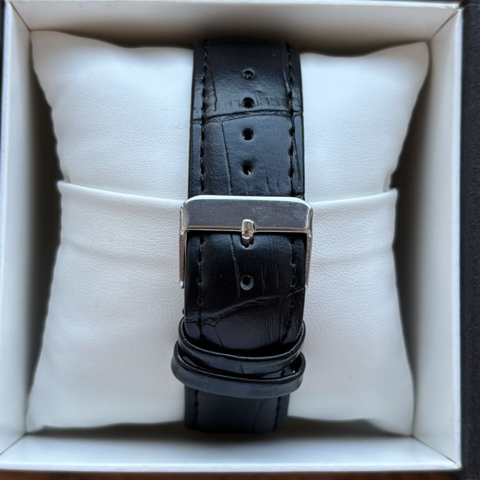 Чоловічий годинник Tissot чорного кольору на ремінці