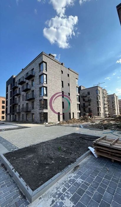 Продаж 2кім квартири з і/о елітний ЖК неподалік озера