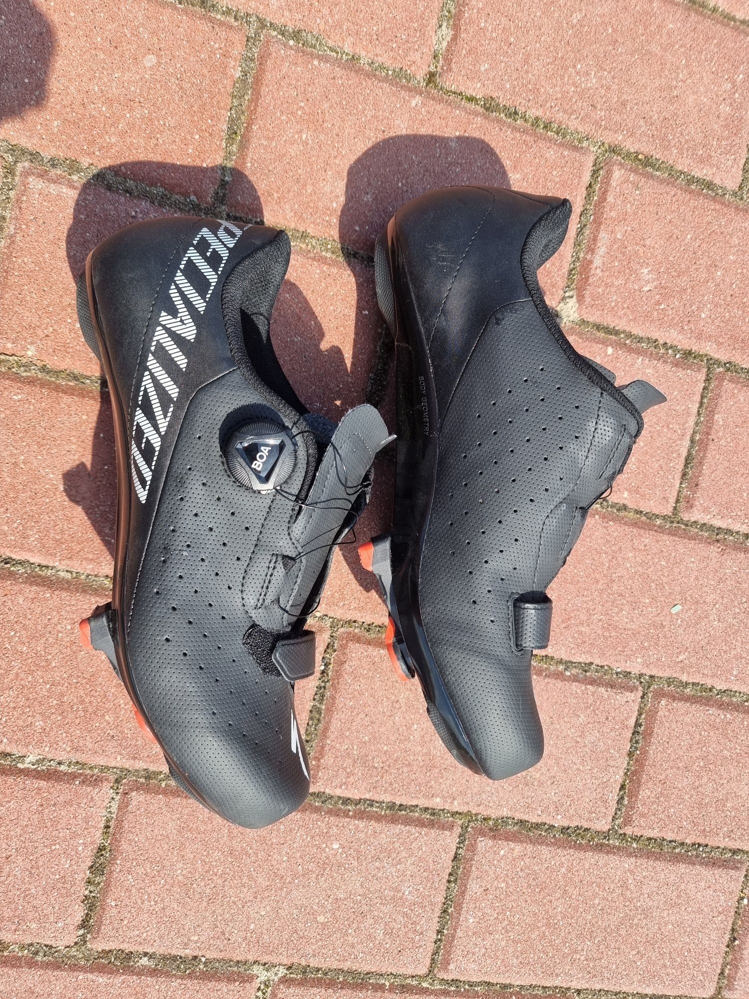 Buty SPECIALIZED Torch 1.0, rozm 43, dl 27,5cm
Buty do kolarstwa szoso