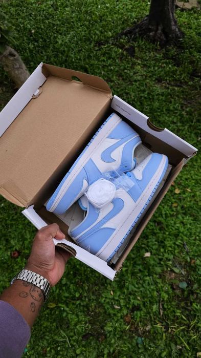Sapatilhas Nike Jordan 1 Low White 'Ice Blue' - Branco e Azul