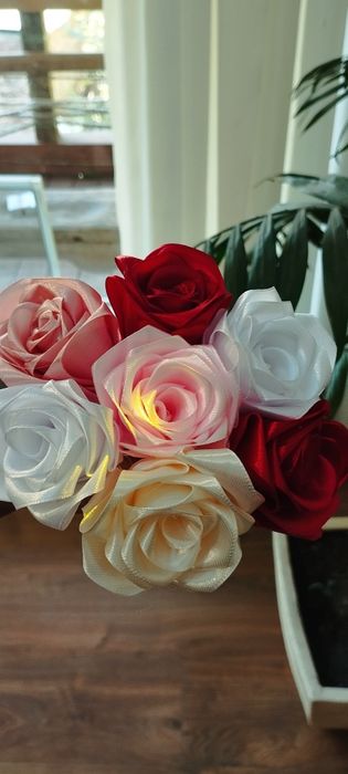 Атласні рози, троянди, ручної роботи на замовлення