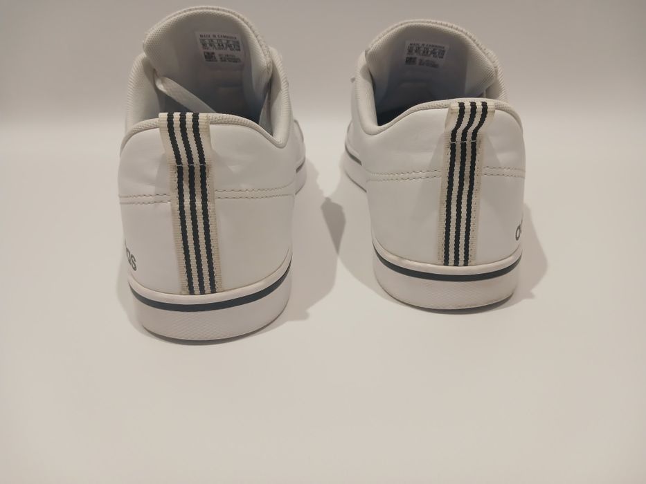 Мужские-Кроссовки-Adidas