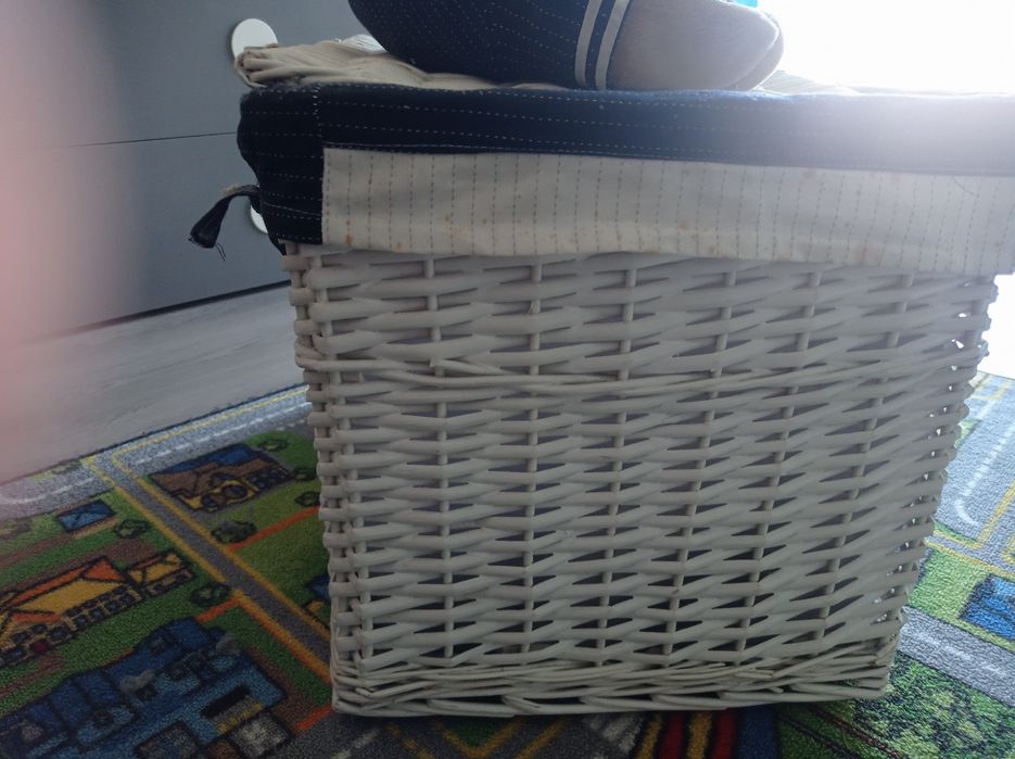 Cesto de roupa - quarto de criança