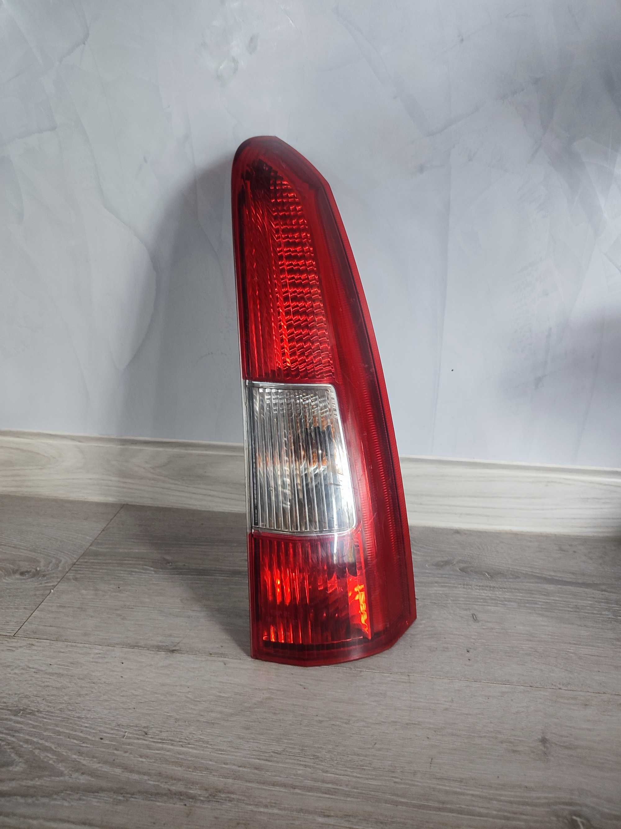 Lampa prawa tylna tył Volvo v70