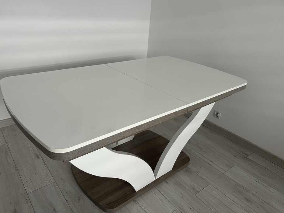 Stól rozkladany do jadalni / salonu