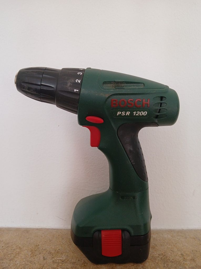 Berbequim com a bateria avariada. Marca Bosch 12V