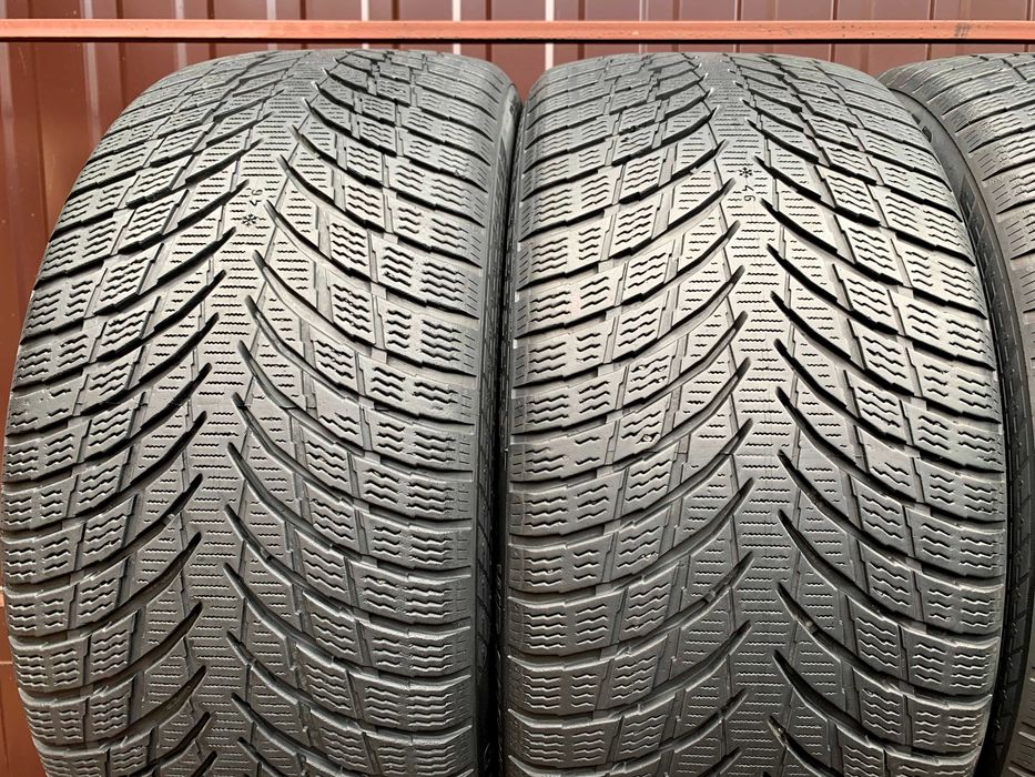 235/40 R19 Nokian WR Snowproof P. Шини зимові 4 шт.