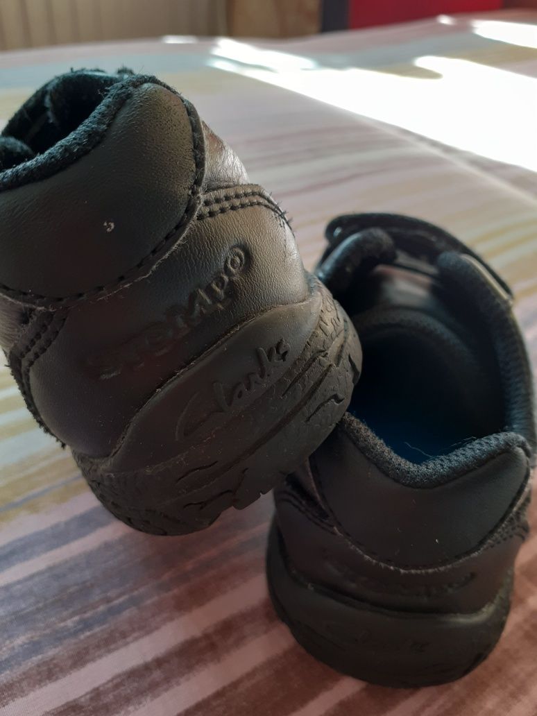 Buciki chłopięce Clarks rozmiar 26