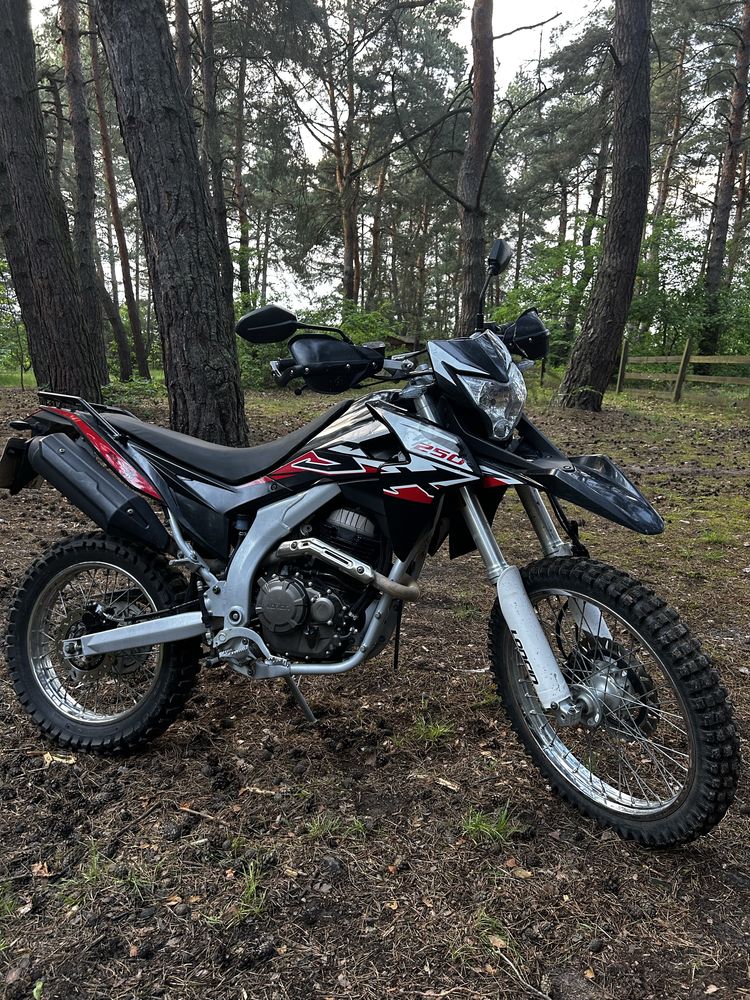Мотоцикл LONCIN LX 250GY-3K