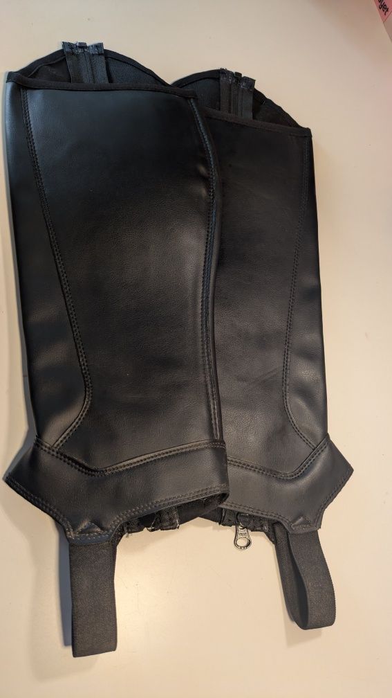 Czapsy jeździeckie classic materiał syntetyczny