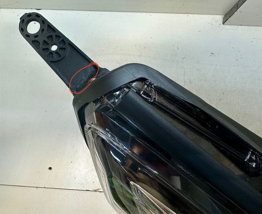 Фара Subaru Forester 2023 2024 рік usa 84001SJ360