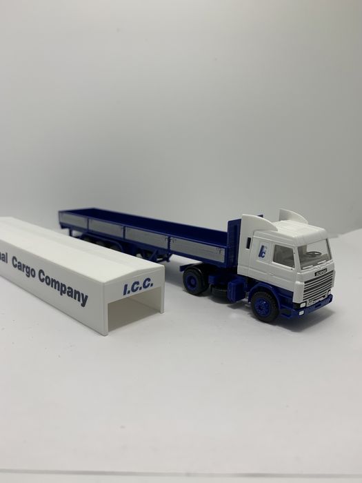 Scania com reboque da Herpa escala H0 1/87