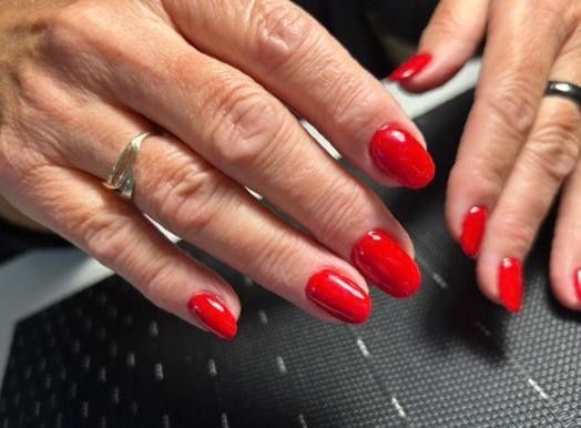 Манікюр та педикюр Вишневе - Крюківщина