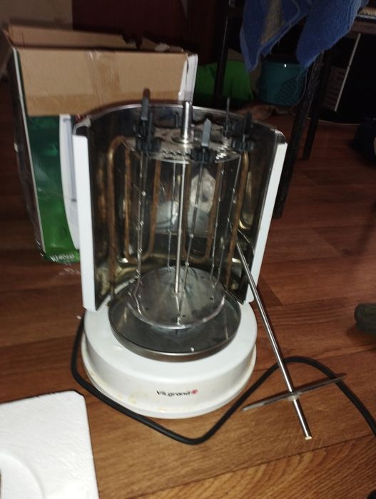 Продам электрошашлычницу vilgrand