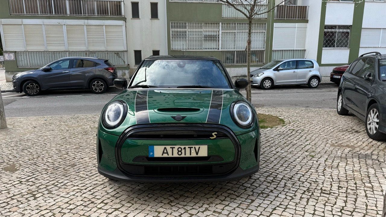 Mini Cooper SE (100% elétrico) em muito bom estado