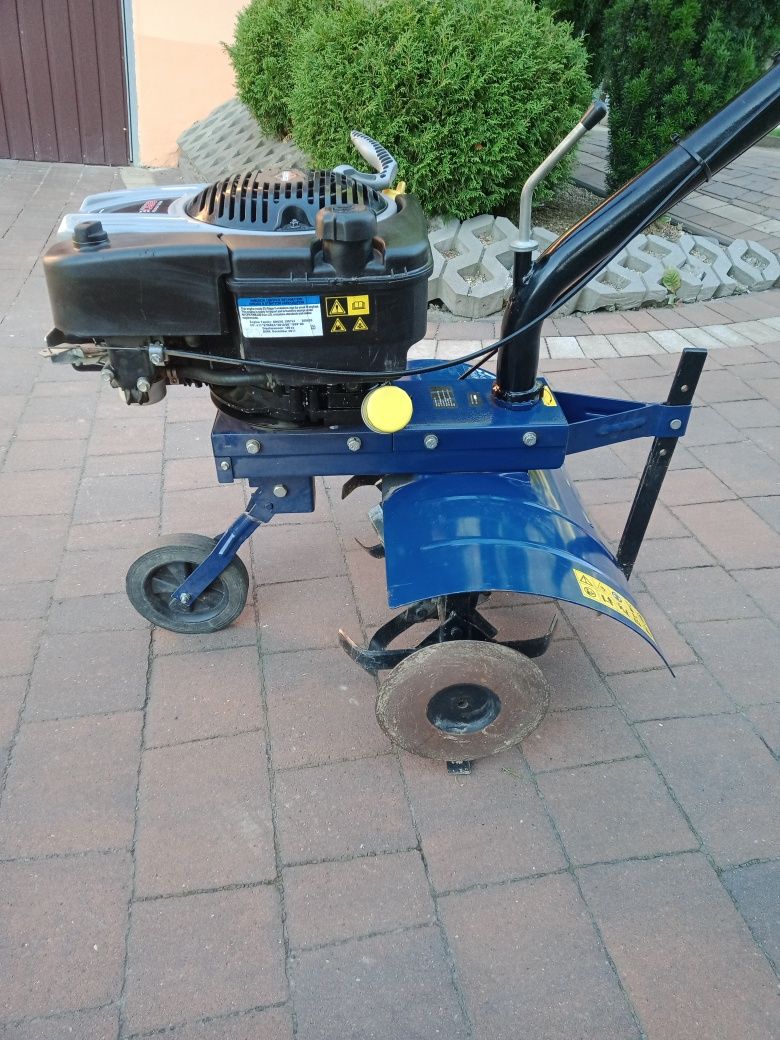 Glebogryzarka spalinowa silnik Briggs & Statton 850 I/C Series 190 cc