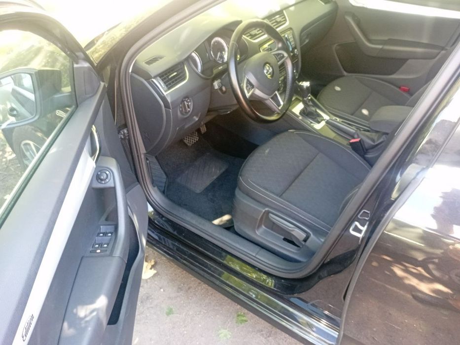 Продам skoda oktavia a7 автомат 1.8