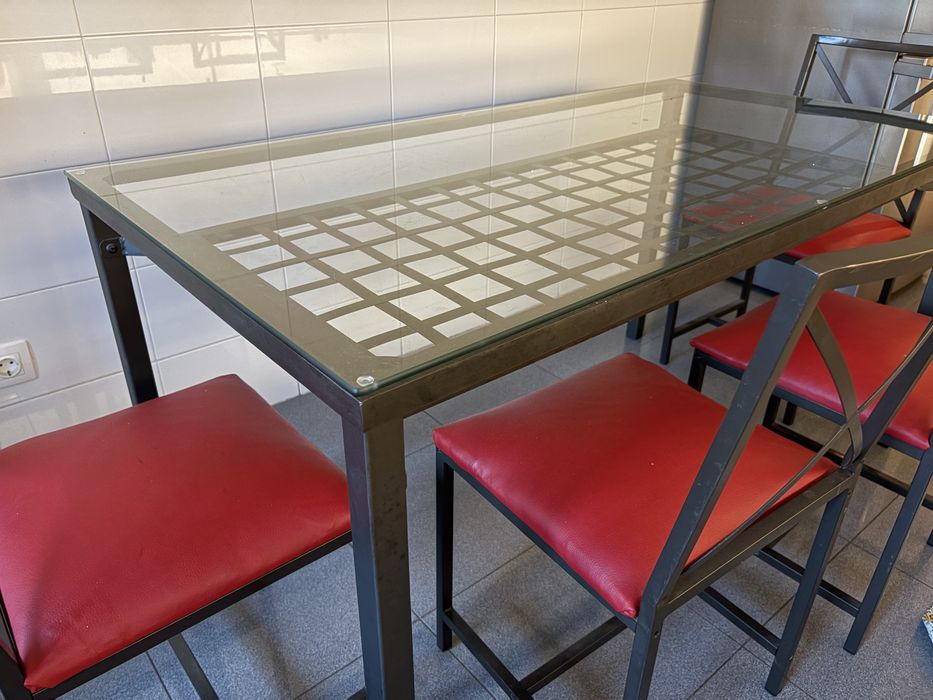 Mesa cozinha com 4 cadeiras