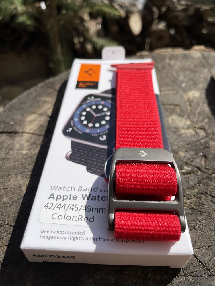 Ремінці Apple Watch Spigen