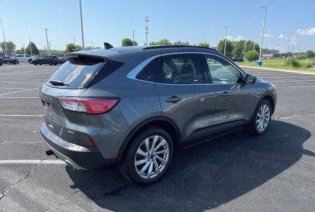 2022 Ford Escape Hybrid Titanium