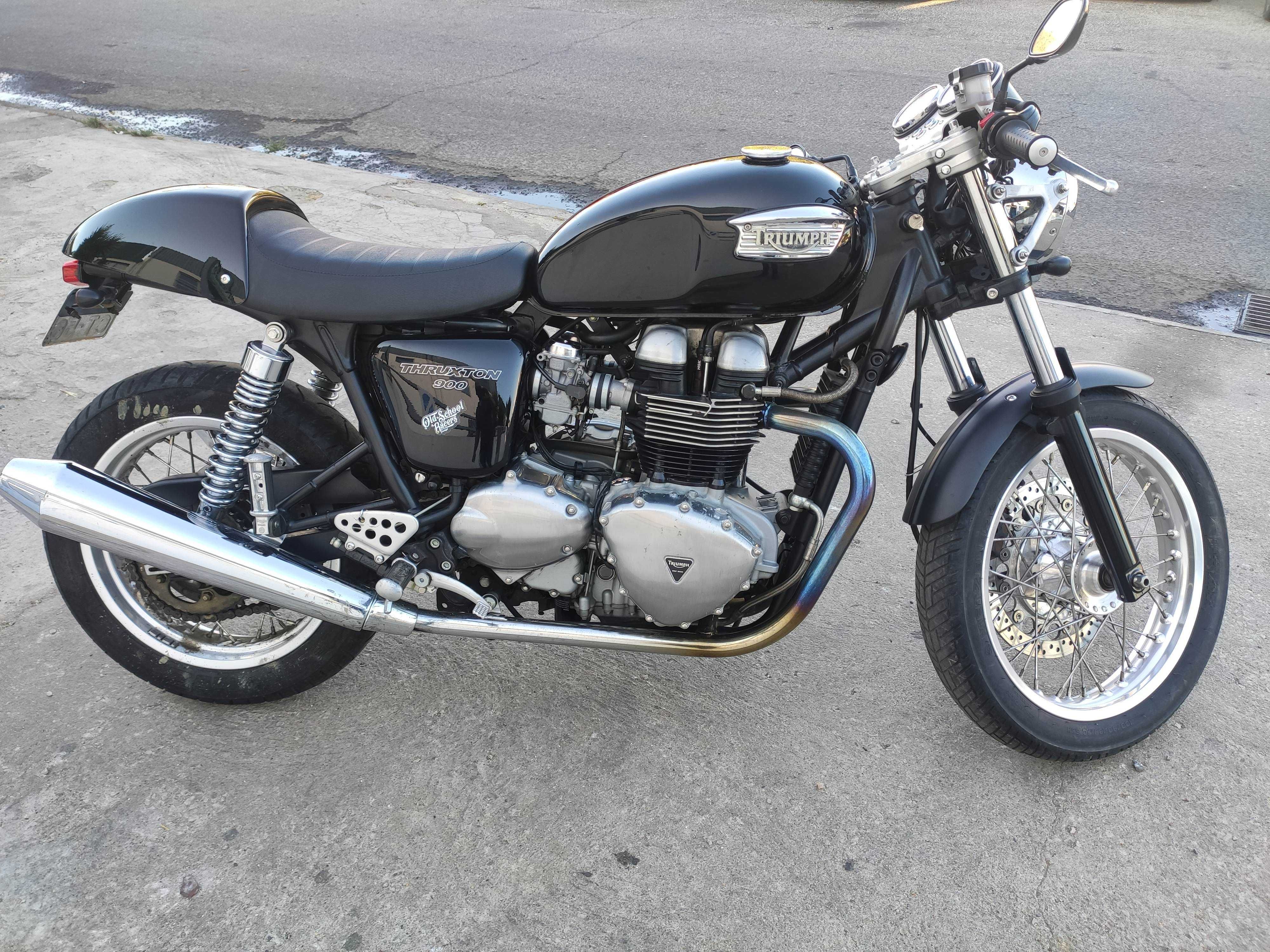 Triumph Thruxton 900
