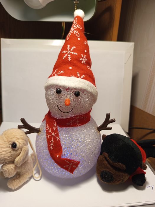 Нічник Сніговик. Брелок Песик та Мавпочка в подарунок.