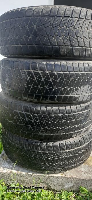 Продам комплект шин r17