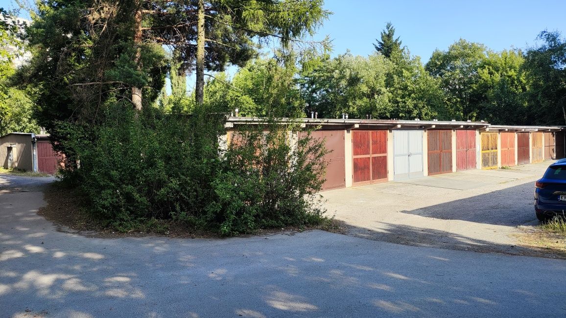 Wynajmę garaż z piwnica przy Nowosadeckiej