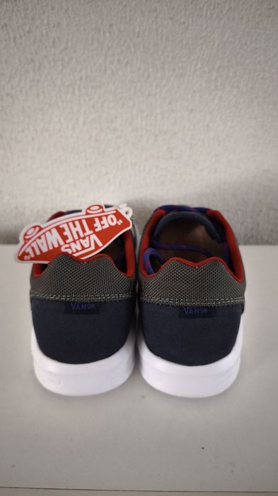 Sapatilhas Vans novas com etiqueta tamanho 35 36 ténis