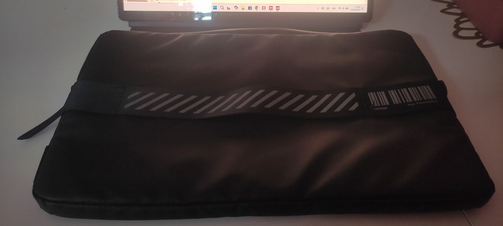 ASUS VivoBook 13 Slate OLED T3300KA повний комплект