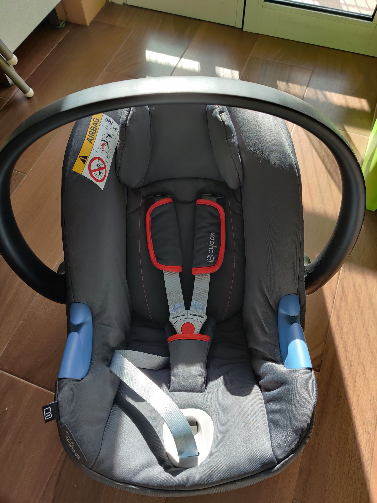 Cadeira auto/ovo Cybex Aton B