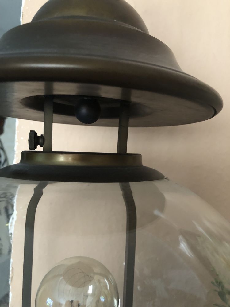Piekna lampa stojaca