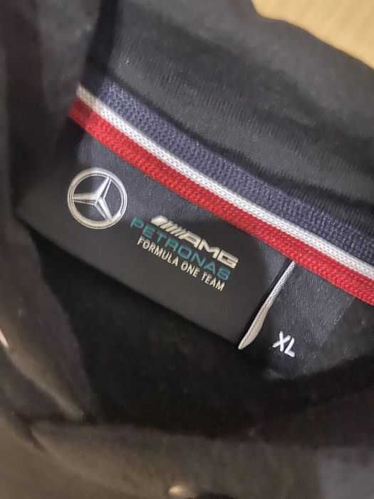 Худи бренда Tommy Hilfiger x Mersedes-AMG Petronas Formula 1