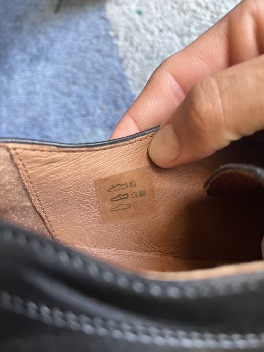 Sapatos em pele clássicos