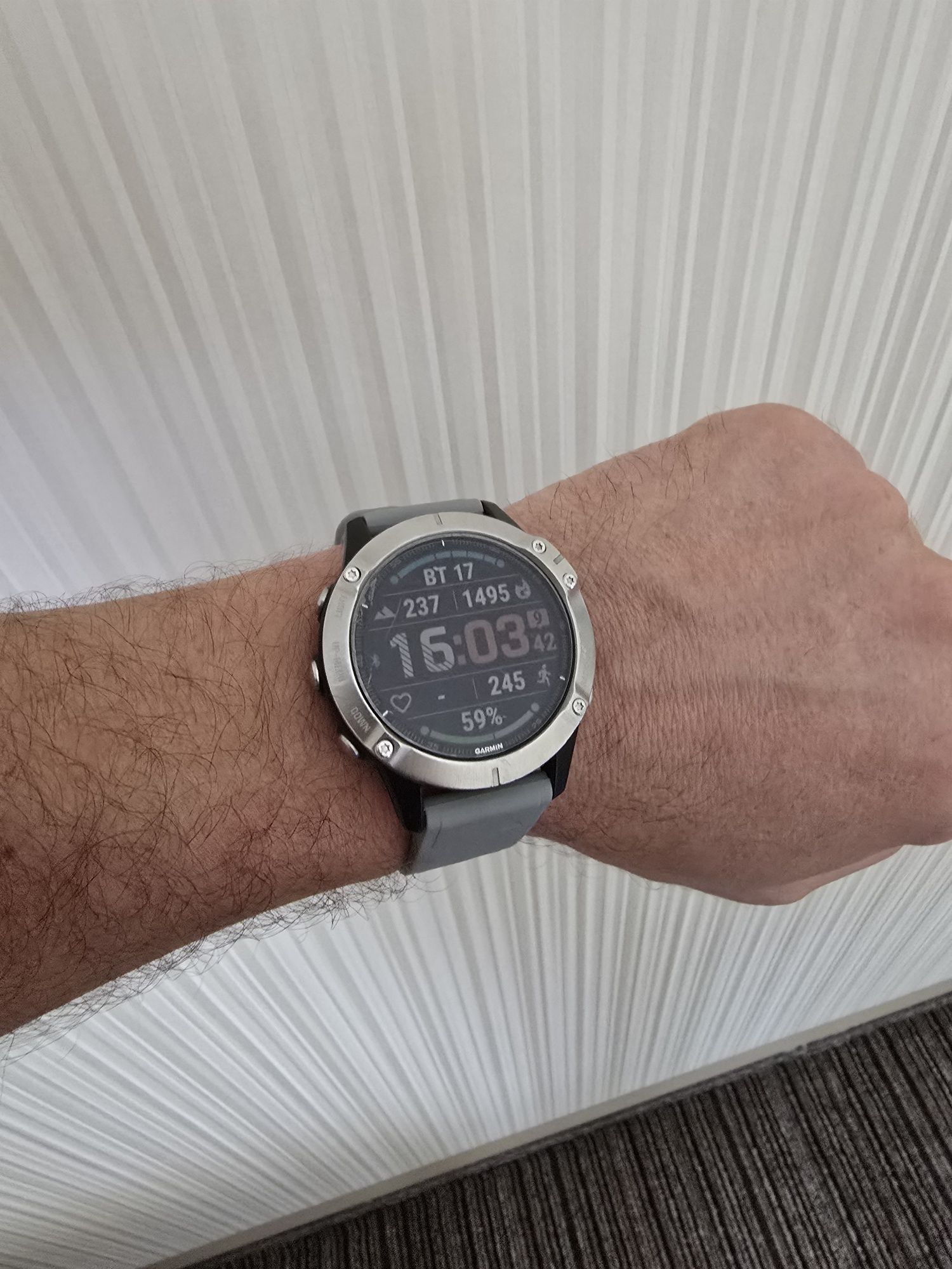 Продам Garmin Fenix 6