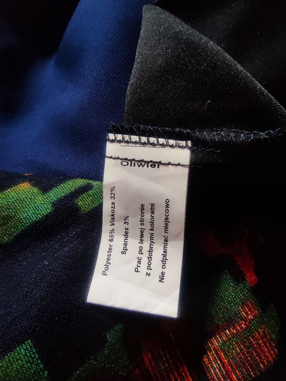 Sukienka plus size, za łokieć, elegancka. W literę A.