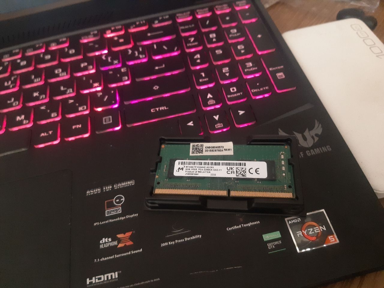 DDR4  8гиг 3200гг