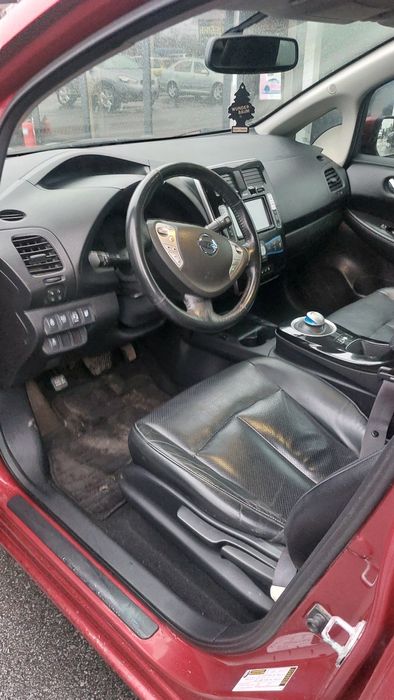 Nissan leaf.  ніссан ліф