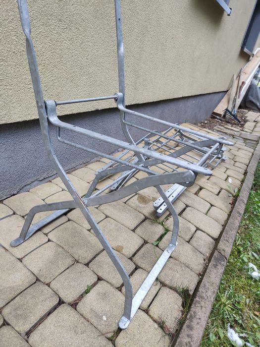 Stelaże na krzesła