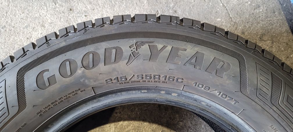 215/65r16C 109/107T Goodyear Vector 4Seasons Cargo z 2024r ładne.