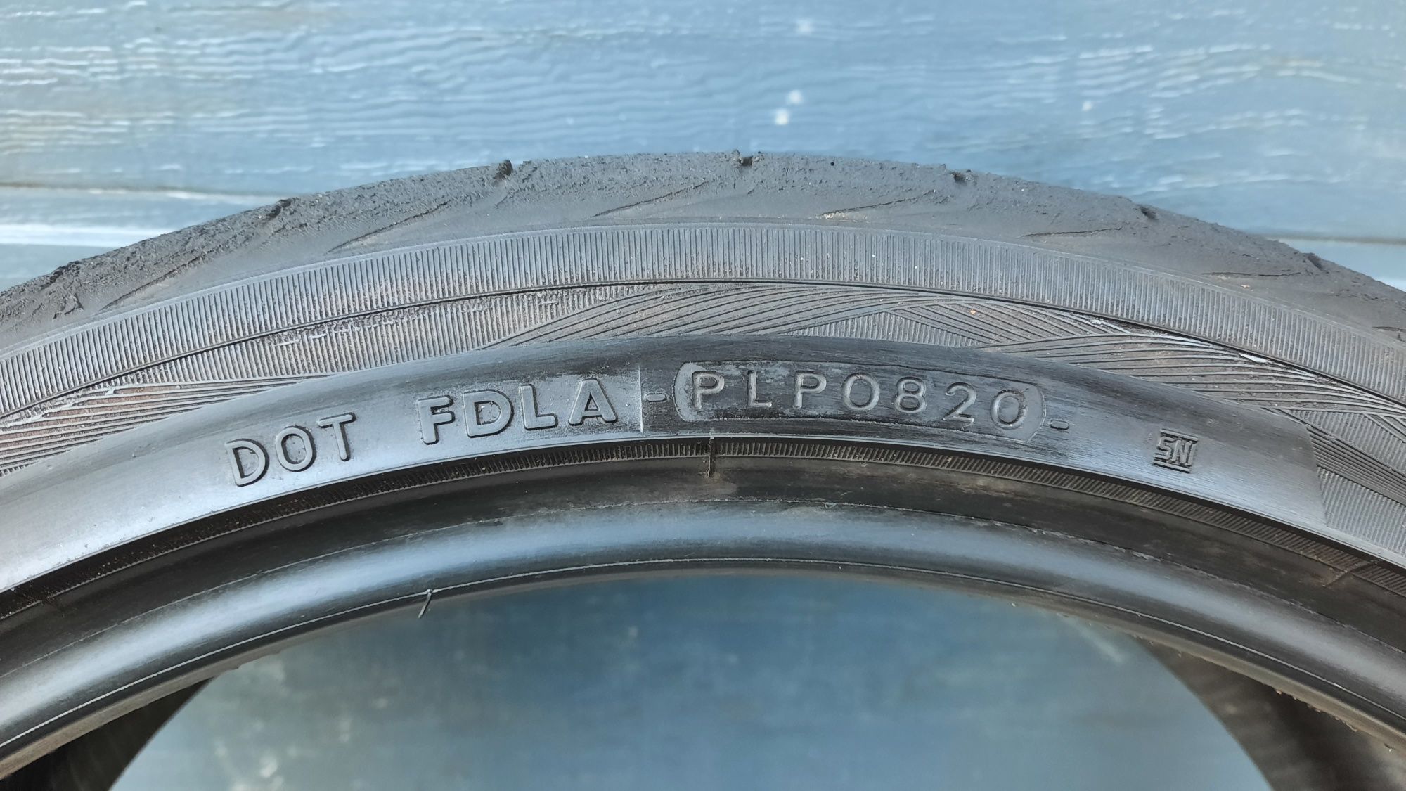 Yokohama 245/35 ZR20 Advan Sport V105